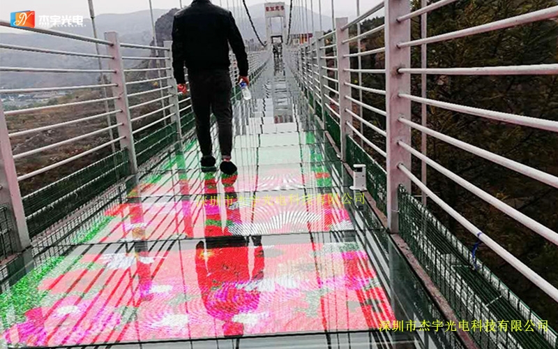 玻璃栈道碎裂特效LED透明屏